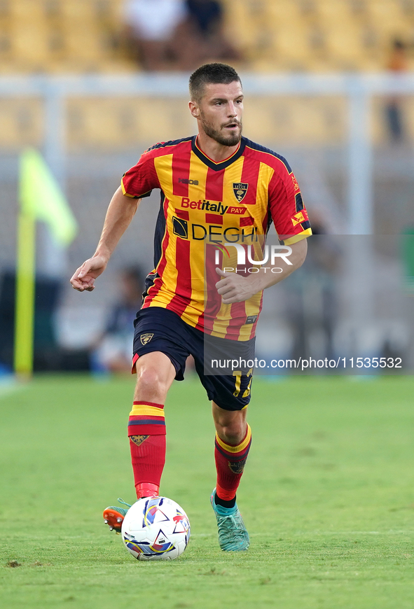 Frederic Gilbert of US Lecce is in action during the Serie A match between Lecce and Cagliari in Lecce, Italy, on August 31, 2024. 