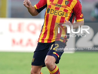 Frederic Gilbert of US Lecce is in action during the Serie A match between Lecce and Cagliari in Lecce, Italy, on August 31, 2024. (