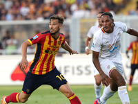 Remi Oudin of US Lecce is in action during the Serie A match between Lecce and Cagliari in Lecce, Italy, on August 31, 2024. (