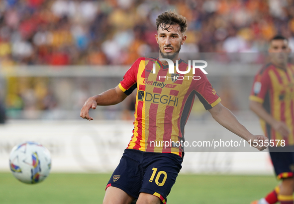 Remi Oudin of Us Lecce is in action during the Serie A match between Lecce and Cagliari in Lecce, Italy, on August 31, 2024. 