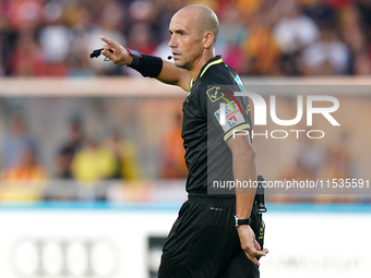 Referee Michael Fabbri officiates the Serie A match between Lecce and Cagliari in Lecce, Italy, on August 31, 2024. (