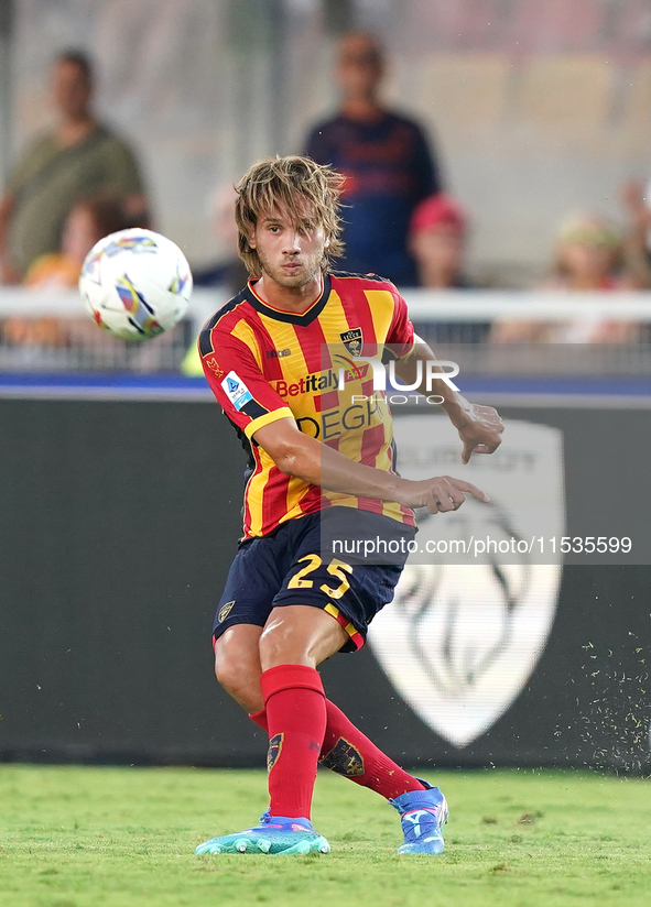 Antonino Gallo of Us Lecce is in action during the Serie A match between Lecce and Cagliari in Lecce, Italy, on August 31, 2024. 