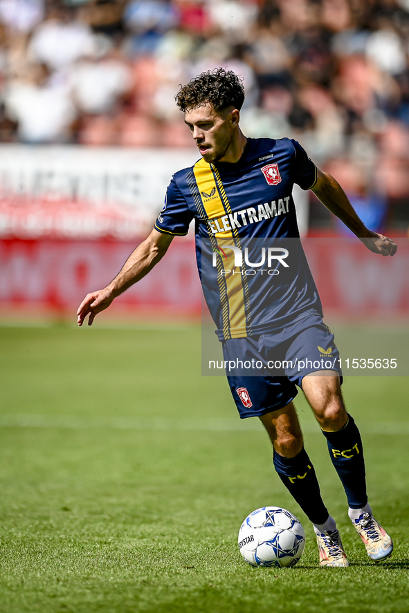 FC Twente player Mitchell van Bergen plays during the match Utrecht vs. Twente at Stadium Galgenwaard for the Dutch Eredivisie 4th round sea...