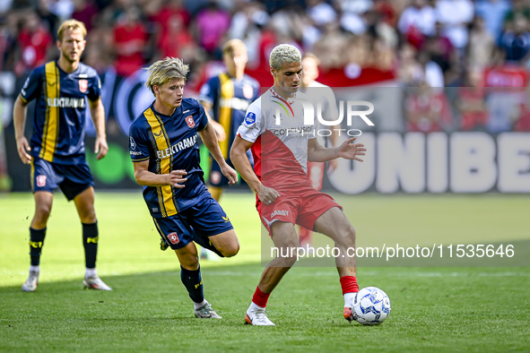 FC Twente player Sem Steijn and FC Utrecht player Can Bozdogan during the match Utrecht vs. Twente at Stadium Galgenwaard for the Dutch Ered...