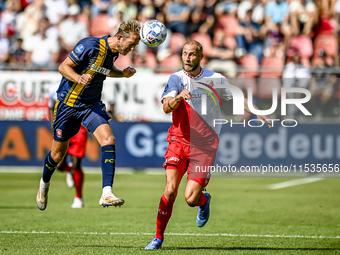 FC Twente player Michel Vlap and FC Utrecht player Mike van der Hoorn during the match Utrecht vs. Twente at Stadium Galgenwaard for the Dut...