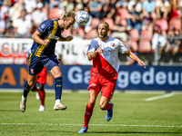 FC Twente player Michel Vlap and FC Utrecht player Mike van der Hoorn during the match Utrecht vs. Twente at Stadium Galgenwaard for the Dut...