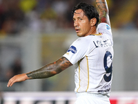 Gianluca Lapadula of Cagliari Calcio is in action during the Serie A match between Lecce and Cagliari in Lecce, Italy, on August 31, 2024. (