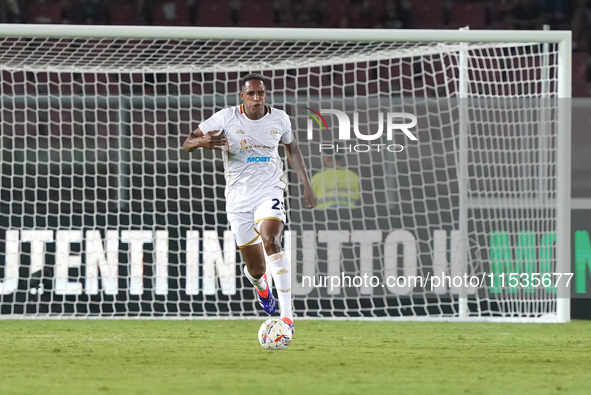 Yerry Mina of Cagliari Calcio is in action during the Serie A match between Lecce and Cagliari in Lecce, Italy, on August 31, 2024. 