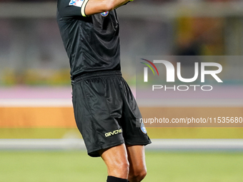 Referee Michael Fabbri officiates the Serie A match between Lecce and Cagliari in Lecce, Italy, on August 31, 2024. (