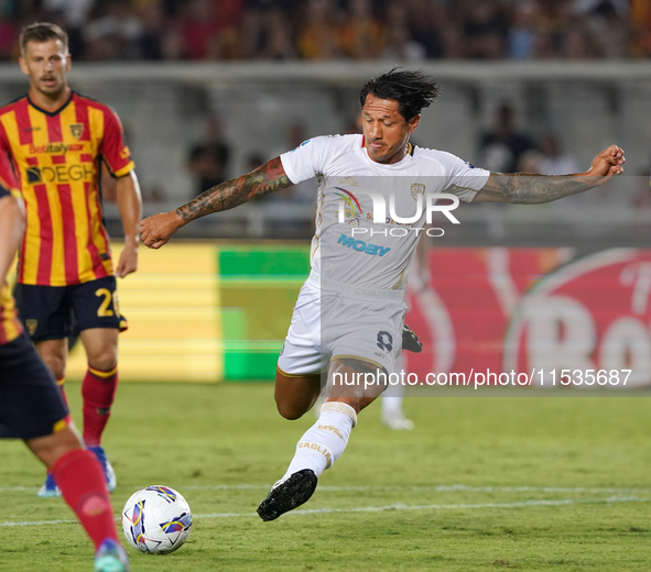 Gianluca Lapadula of Cagliari Calcio is in action during the Serie A match between Lecce and Cagliari in Lecce, Italy, on August 31, 2024. 