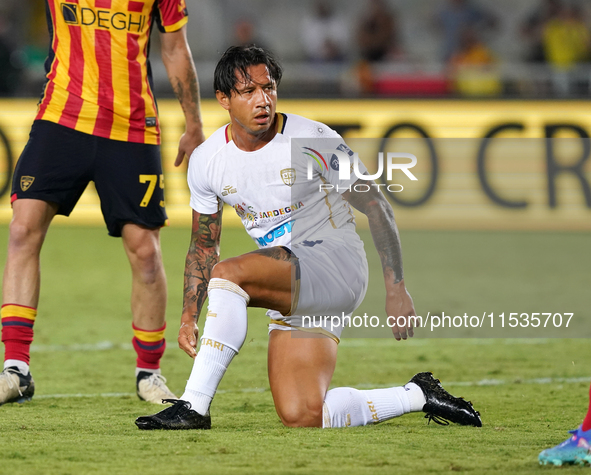 Gianluca Lapadula of Cagliari Calcio is in action during the Serie A match between Lecce and Cagliari in Lecce, Italy, on August 31, 2024. 