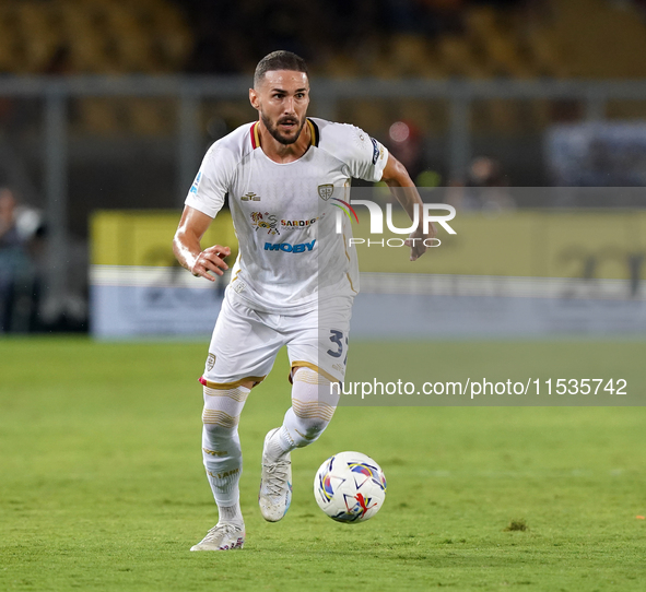 Paulo Azzi of Cagliari Calcio is in action during the Serie A match between Lecce and Cagliari in Lecce, Italy, on August 31, 2024. 