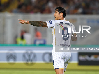 Gianluca Lapadula of Cagliari Calcio is in action during the Serie A match between Lecce and Cagliari in Lecce, Italy, on August 31, 2024. (