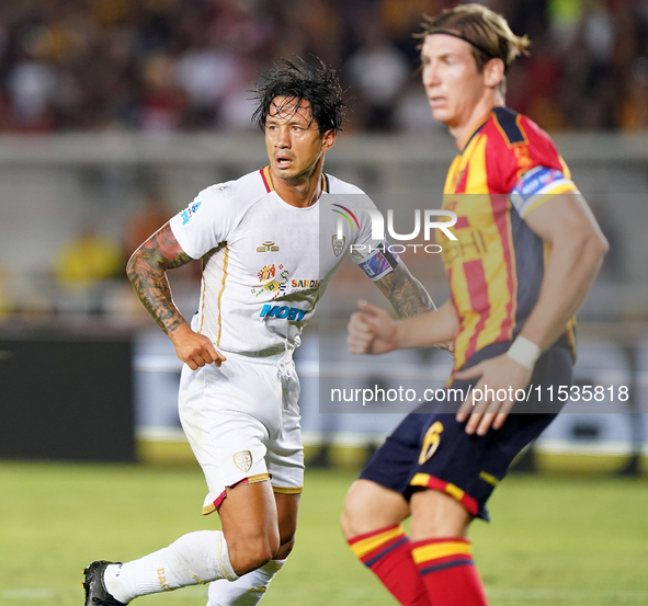 Gianluca Lapadula of Cagliari Calcio is in action during the Serie A match between Lecce and Cagliari in Lecce, Italy, on August 31, 2024. 