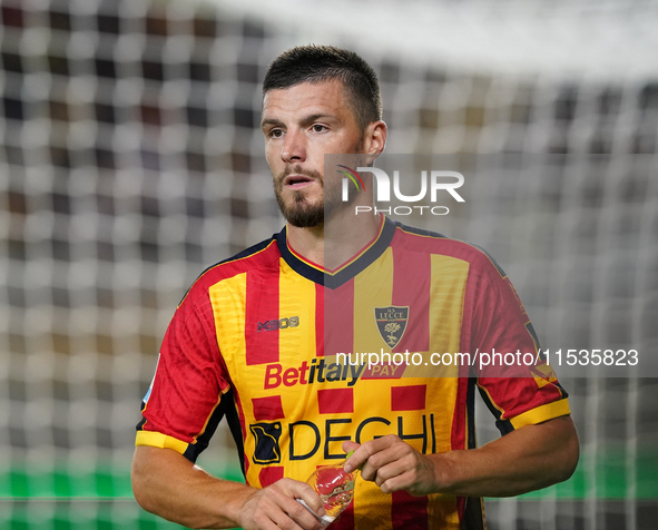 Frederic Gilbert of US Lecce gestures during the Serie A match between Lecce and Cagliari in Lecce, Italy, on August 31, 2024. 