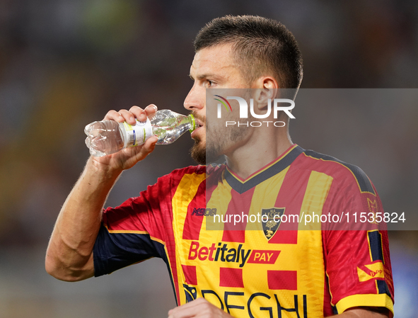 Frederic Gilbert of US Lecce gestures during the Serie A match between Lecce and Cagliari in Lecce, Italy, on August 31, 2024. 