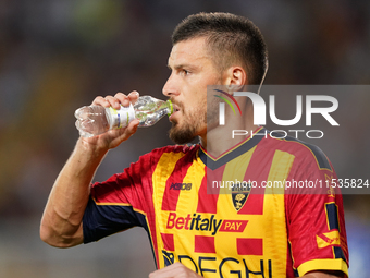 Frederic Gilbert of US Lecce gestures during the Serie A match between Lecce and Cagliari in Lecce, Italy, on August 31, 2024. (