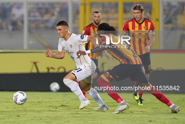 Roberto Piccoli of Cagliari Calcio is in action during the Serie A match between Lecce and Cagliari in Lecce, Italy, on August 31, 2024. 