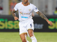 Gianluca Lapadula of Cagliari Calcio is in action during the Serie A match between Lecce and Cagliari in Lecce, Italy, on August 31, 2024. (