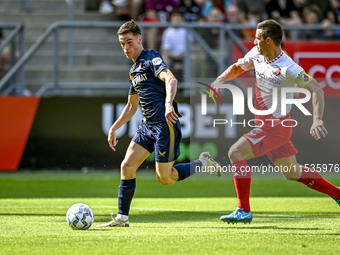 FC Twente player Daan Rots and FC Utrecht player Nick Viergever during the match Utrecht vs. Twente at Stadium Galgenwaard for the Dutch Ere...