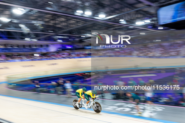 Gallagher Jessica (B) with the Pilot Ward Caitlin of Australia in action during the Para Cycling Track - Women's B 3000m Individual Pursuit...