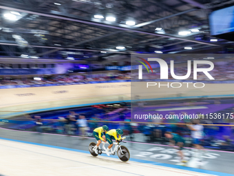 Gallagher Jessica (B) with the Pilot Ward Caitlin of Australia in action during the Para Cycling Track - Women's B 3000m Individual Pursuit...