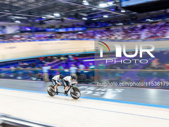 Hannah Chadwick (B) with pilot Skyler Espinoza of the USA competes in the Para Cycling Track - Women's B 3000m Individual Pursuit at the Nat...