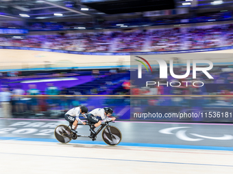 Hannah Chadwick (B) with pilot Skyler Espinoza of the USA competes in the Para Cycling Track - Women's B 3000m Individual Pursuit at the Nat...