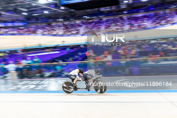 Hannah Chadwick (B) with pilot Skyler Espinoza of the USA competes in the Para Cycling Track - Women's B 3000m Individual Pursuit at the Nat...