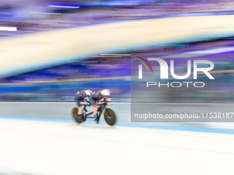 Unwin Sophie with the pilot Holl Jenny of the UK competes in the Para Cycling Track - Women's B 3000m Individual Pursuit at the National Vel...