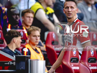 PSV player Luuk de Jong gets injured and leaves the pitch during the match PSV vs. Go Ahead Eagles at the Philips Stadium for the Dutch Ered...