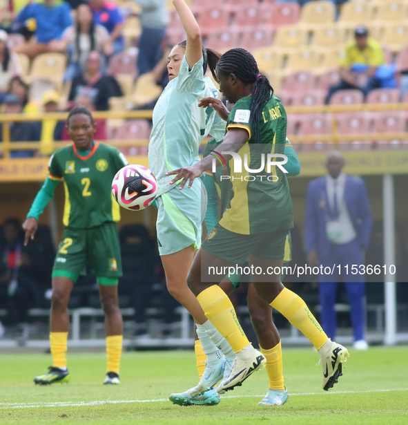 Mariane Ines Maague of Cameroon fights for the ball against Monica Flores of Mexico during the FIFA U-20 Women's World Cup 2024 match betwee...