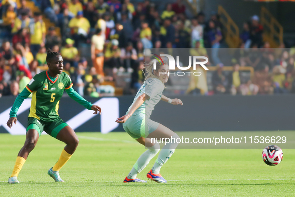 Orline Djutcie Segning of Cameroon fights for the ball against Tatiana Flores of Mexico during the FIFA U-20 Women's World Cup 2024 match be...