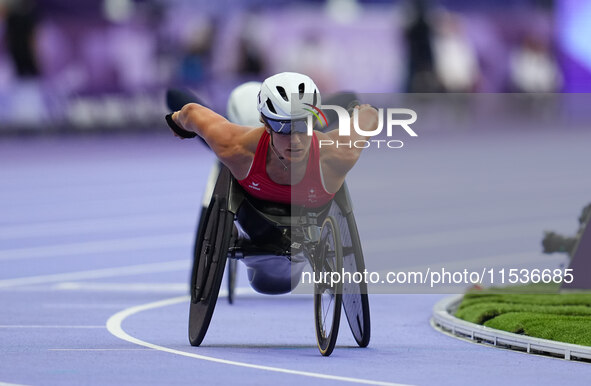 Catherine Debrunner of Switzerland in action in Women's 800m - T53 Final during the Paris 2024 Paralympic Games at Stade de France on Septem...