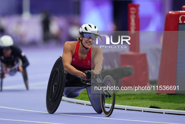 Catherine Debrunner of Switzerland in action in Women's 800m - T53 Final during the Paris 2024 Paralympic Games at Stade de France on Septem...