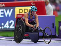 Susannah Scaroni of United States of America celebrates winning silver in Women's 800m - T54 Final during the Paris 2024 Paralympic Games at...