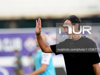 Alessandro Nesta head coach of AC Monza gestures during the Serie A Enilive match between ACF Fiorentina and AC Monza at Stadio Artemio Fran...