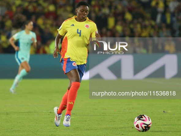 Yunaira Lopez of Colombia controls the ball during the 2024 FIFA U-20 Women's World Cup match between Colombia and Australia at El Campin st...