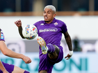 Dodo of ACF Fiorentina controls the ball during the Serie A Enilive match between ACF Fiorentina and AC Monza at Stadio Artemio Franchi on S...