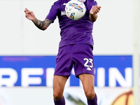 Andrea Colpani of ACF Fiorentina controls the ball during the Serie A Enilive match between ACF Fiorentina and AC Monza at Stadio Artemio Fr...