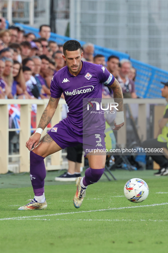 Cristiano Biraghi of ACF Fiorentina controls the ball during the Italian Serie A football match between ACF Fiorentina and AC Monza in Flore...