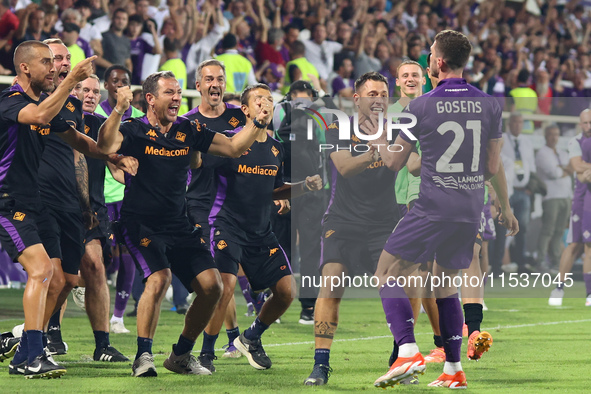 Robin Gosens of ACF Fiorentina celebrates after scoring his team's goal during the Italian Serie A football match between ACF Fiorentina and...