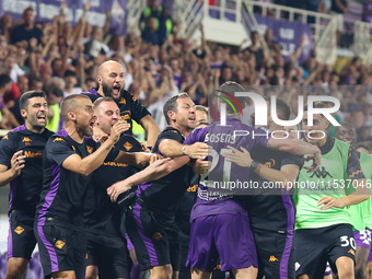 Robin Gosens of ACF Fiorentina celebrates after scoring his team's goal during the Italian Serie A football match between ACF Fiorentina and...