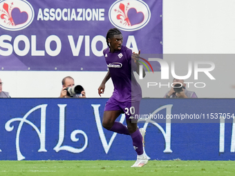 Moise Kean of ACF Fiorentina celebrates after scoring first goal during the Serie A Enilive match between ACF Fiorentina and AC Monza at Sta...