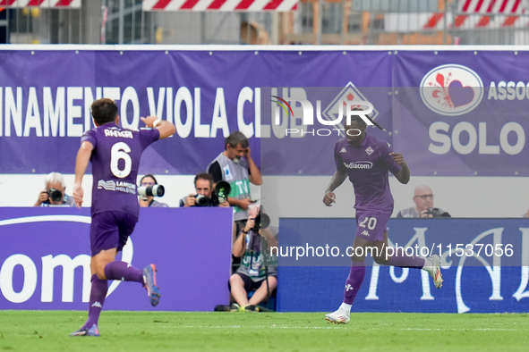 Moise Kean of ACF Fiorentina celebrates after scoring first goal during the Serie A Enilive match between ACF Fiorentina and AC Monza at Sta...