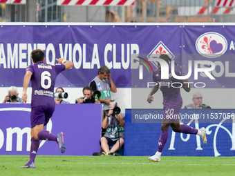 Moise Kean of ACF Fiorentina celebrates after scoring first goal during the Serie A Enilive match between ACF Fiorentina and AC Monza at Sta...