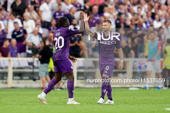 Moise Kean of ACF Fiorentina celebrates after scoring first goal during the Serie A Enilive match between ACF Fiorentina and AC Monza at Sta...