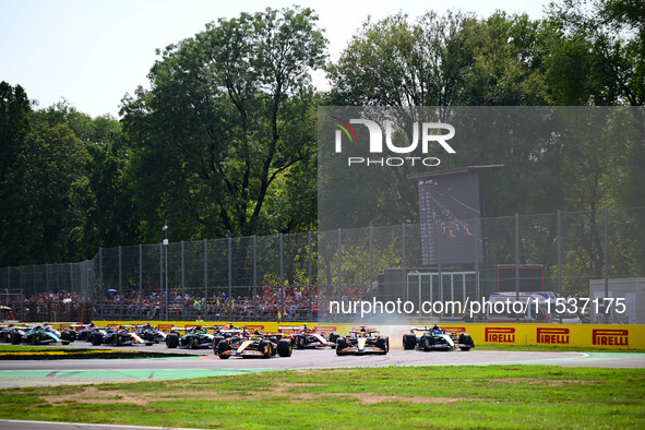 The race of the Italian GP, the 16th round of the Formula 1 World Championship, starts in Autodromo Nazionale di Monza, Monza, Lombardy, Ita...