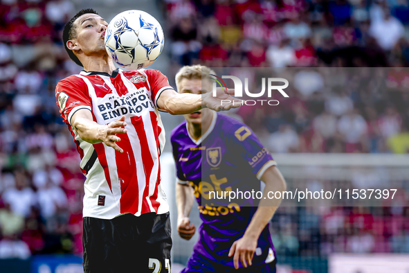 PSV player Hirving Lozano plays during the match PSV vs. Go Ahead Eagles at the Philips Stadium for the Dutch Eredivisie 4th round season 20...