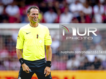 Referee Bas Nijhuis officiates the match between PSV and Go Ahead Eagles at the Philips Stadium for the Dutch Eredivisie 4th round season 20...